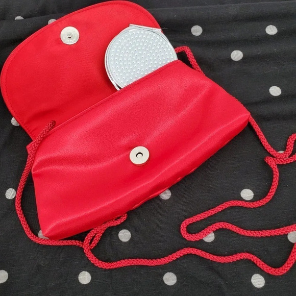 Le Regale Red Silk Evening Bag - Picture 4 of 7